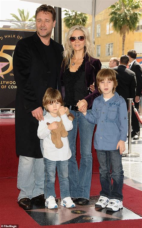 russell crowe family photos